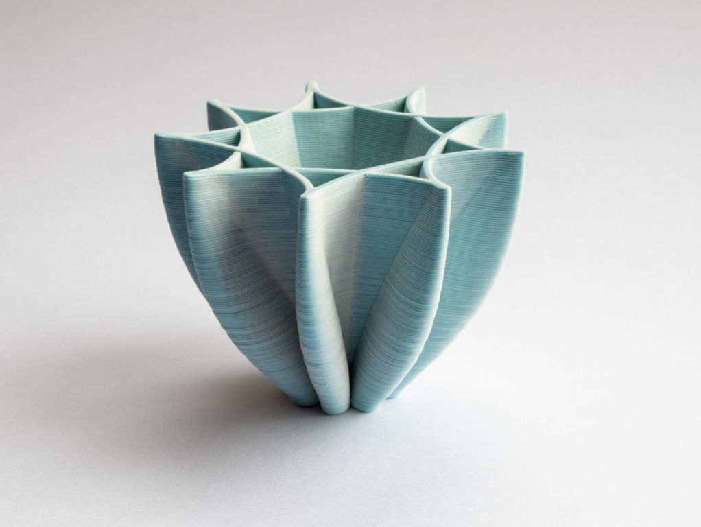 knot, blue/white porcelain