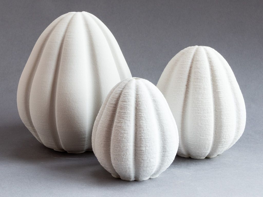 Quince, white porcelain and flax porcelain