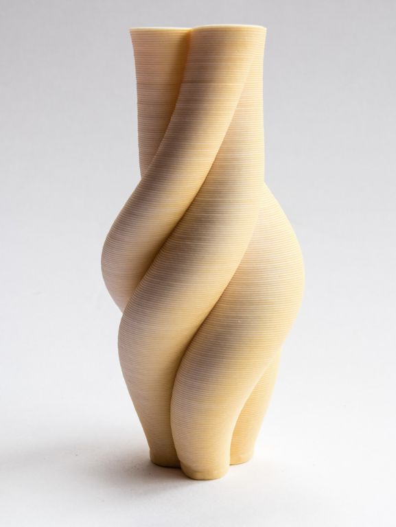 Twisted loops, yellow/white porcelain